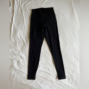 Lululemon Leggings with Mesh - BLK - Size 6